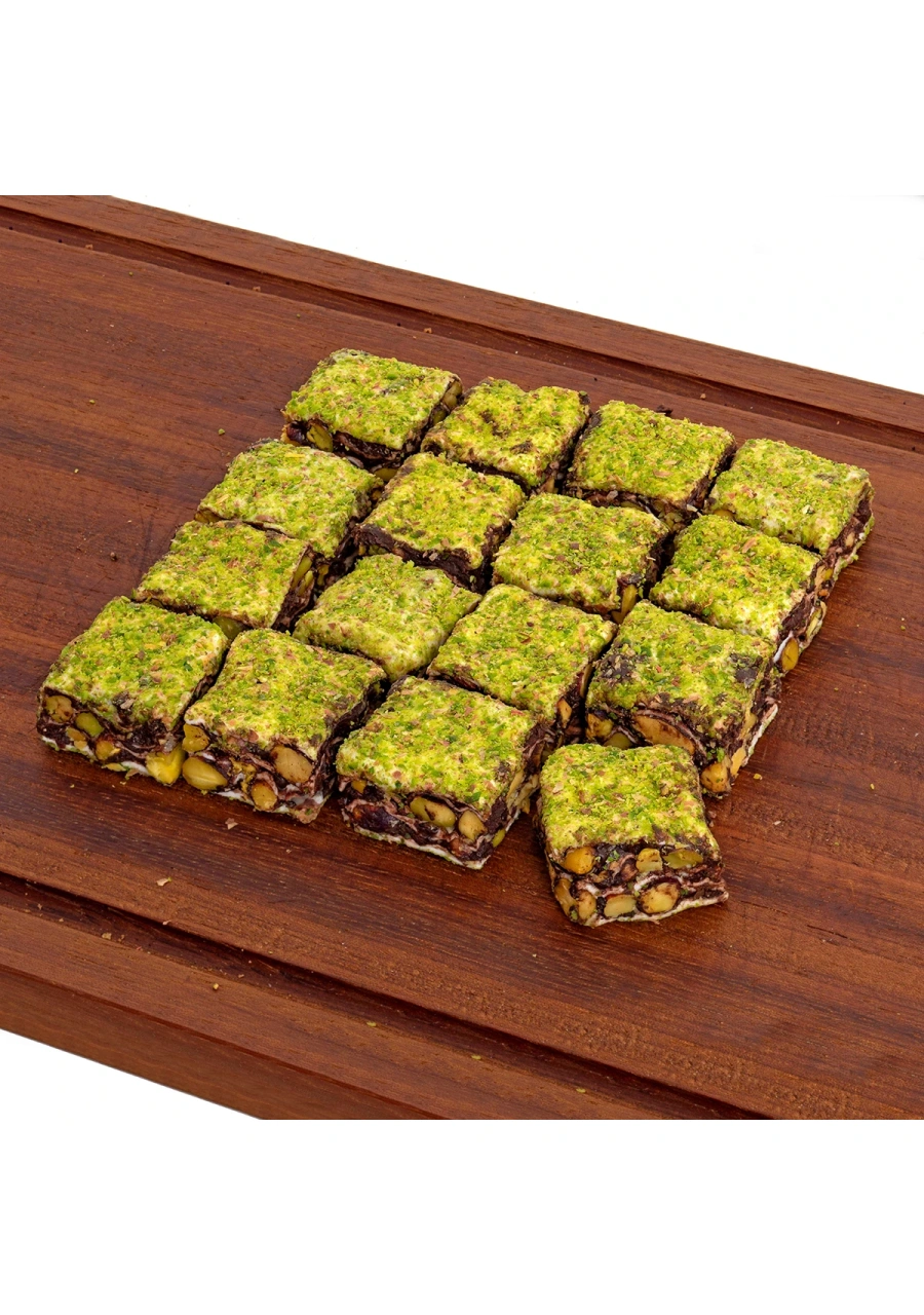 Fıstıklı Çikolatalı Baklava Lokum